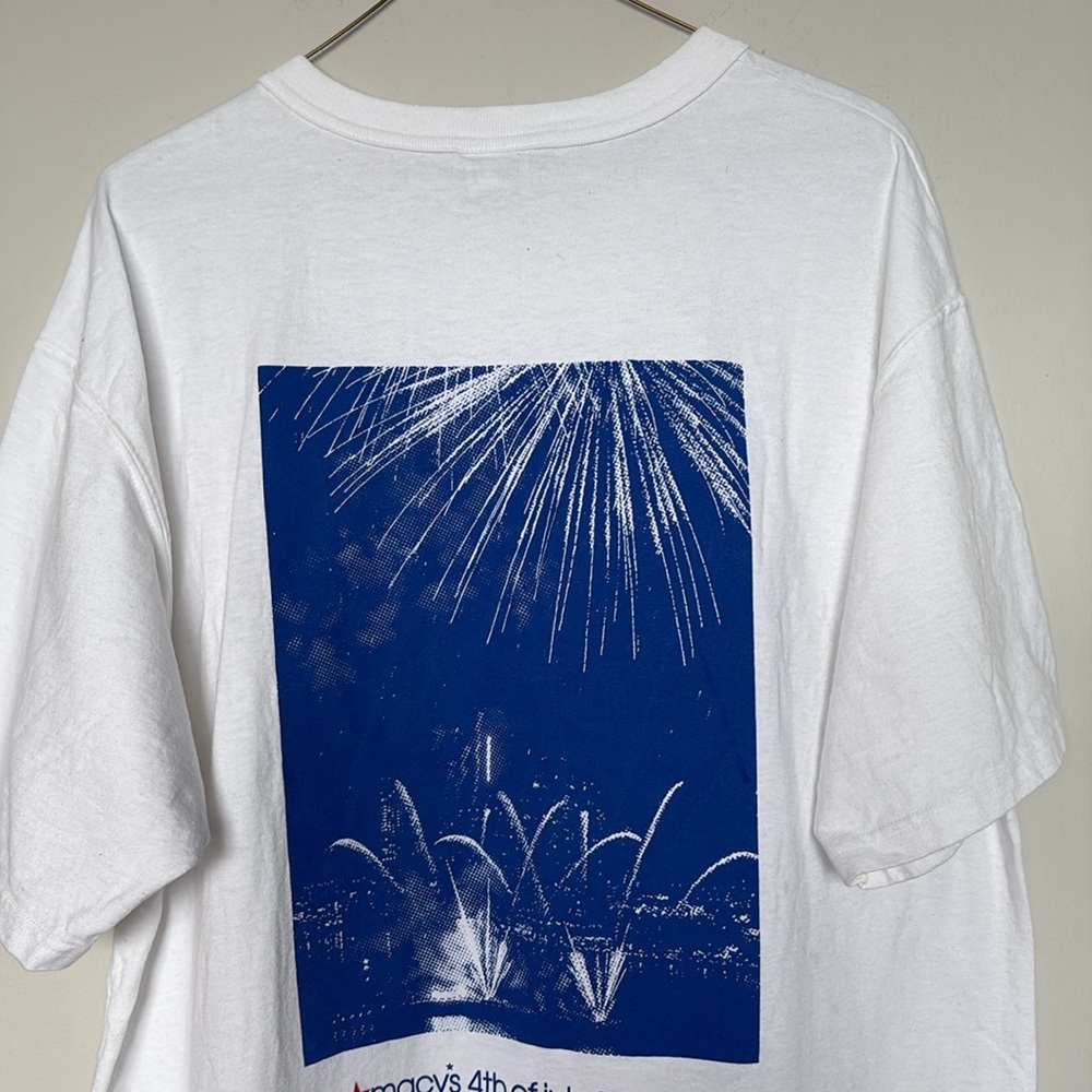 Macy’s 4th of July White Graphic Tee Unisex Large - Picture 4 of 8